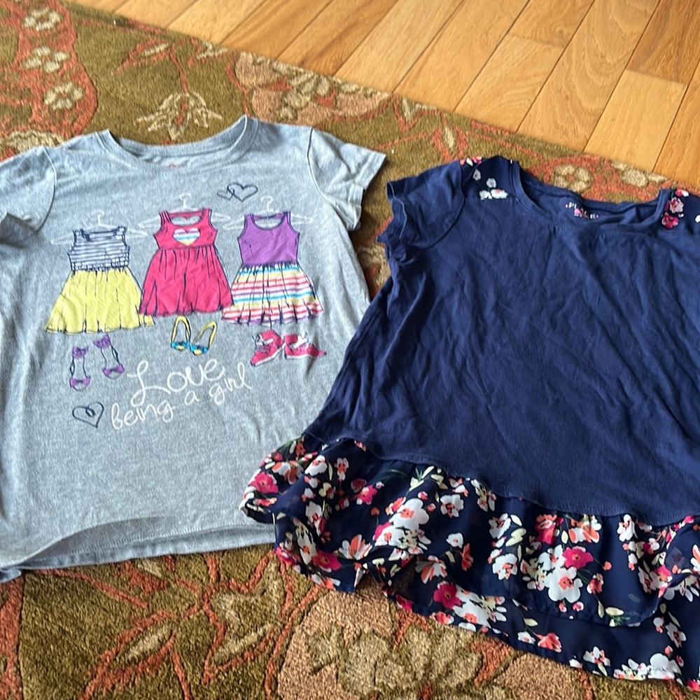 Girls L set of two t shirts